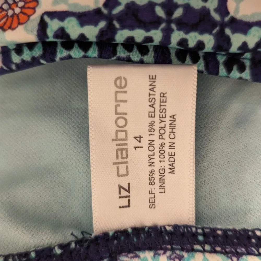 Bikini - Picture 2 of 3